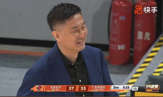 MK体育登录入口-广东为何3分被投爆？媒体人怒喷2人：他俩哪里能跟上曾凡博的腿脚